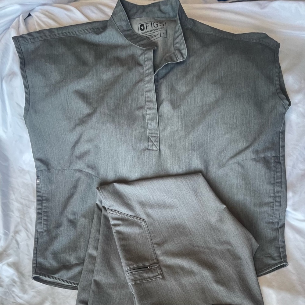 Figs Scrubs 
No fade material
Excellent condition, no defects.